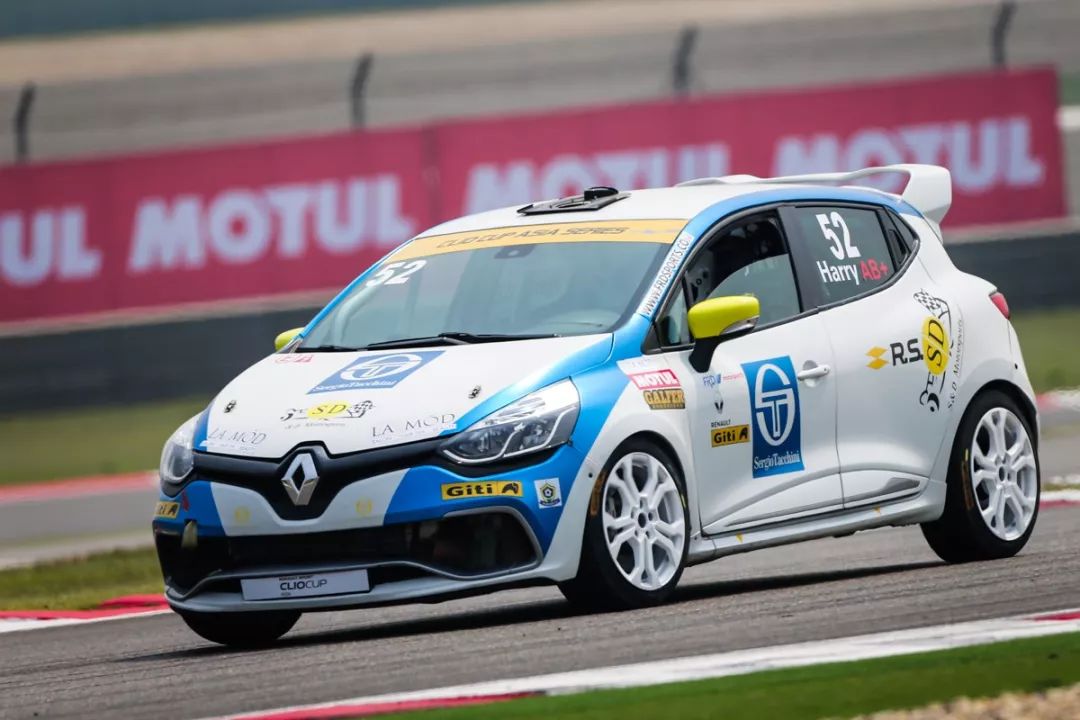 雷诺车队完胜索伯车队,诺里斯带队取胜 雷诺车队完胜索伯车队,诺里斯带队取胜