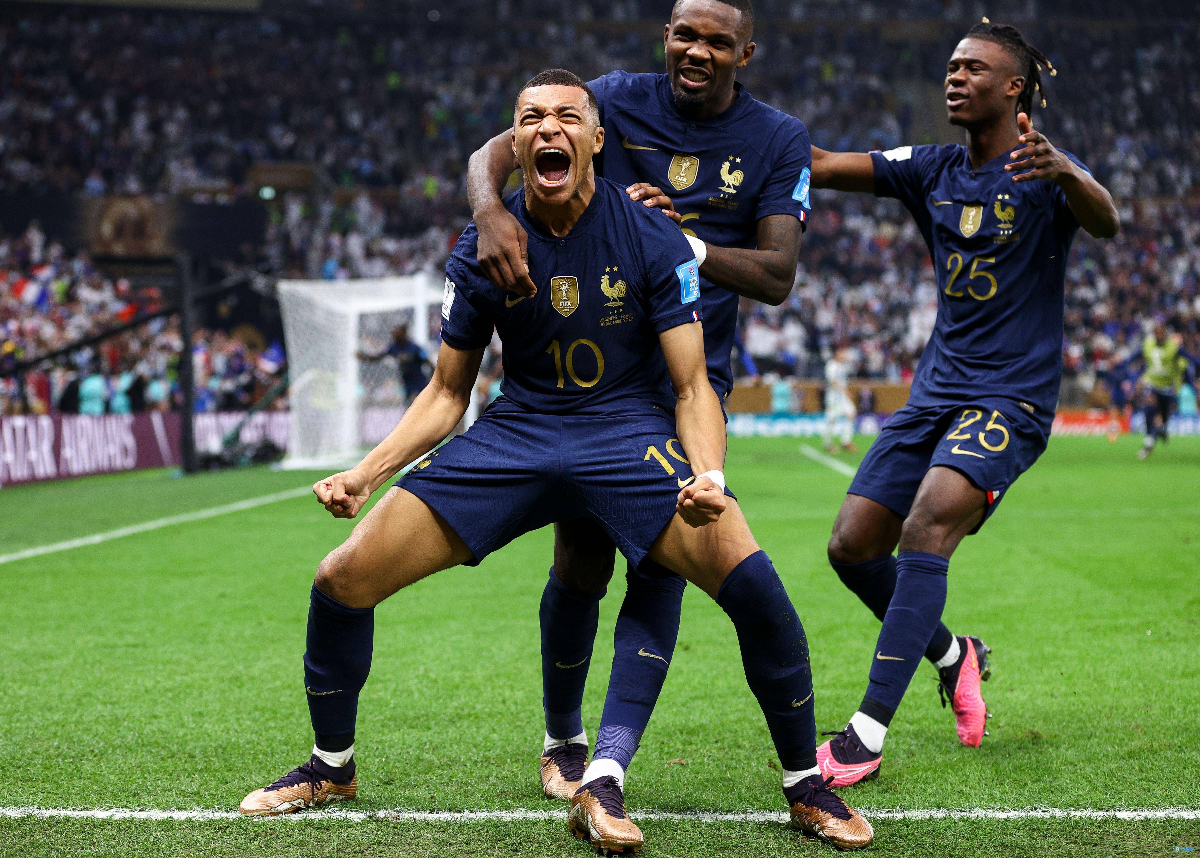 法国队鏖战德国队,波尔带队取胜 法国队鏖战德国队,波尔带队取胜