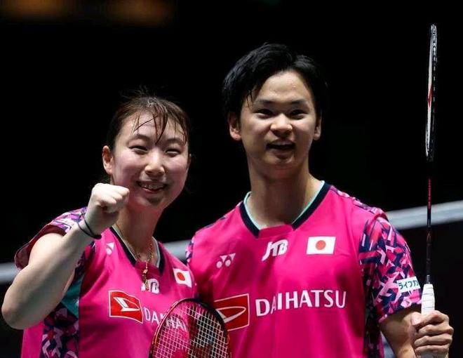 日本队鏖战中国队,黄鸭组合扛起全队 日本队鏖战中国队,黄鸭组合扛起全队