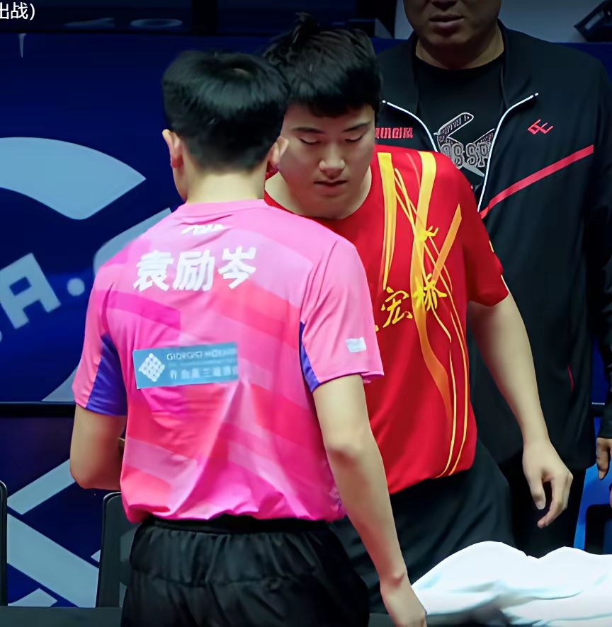 中国队鏖战韩国队，梁靖崑带队取胜