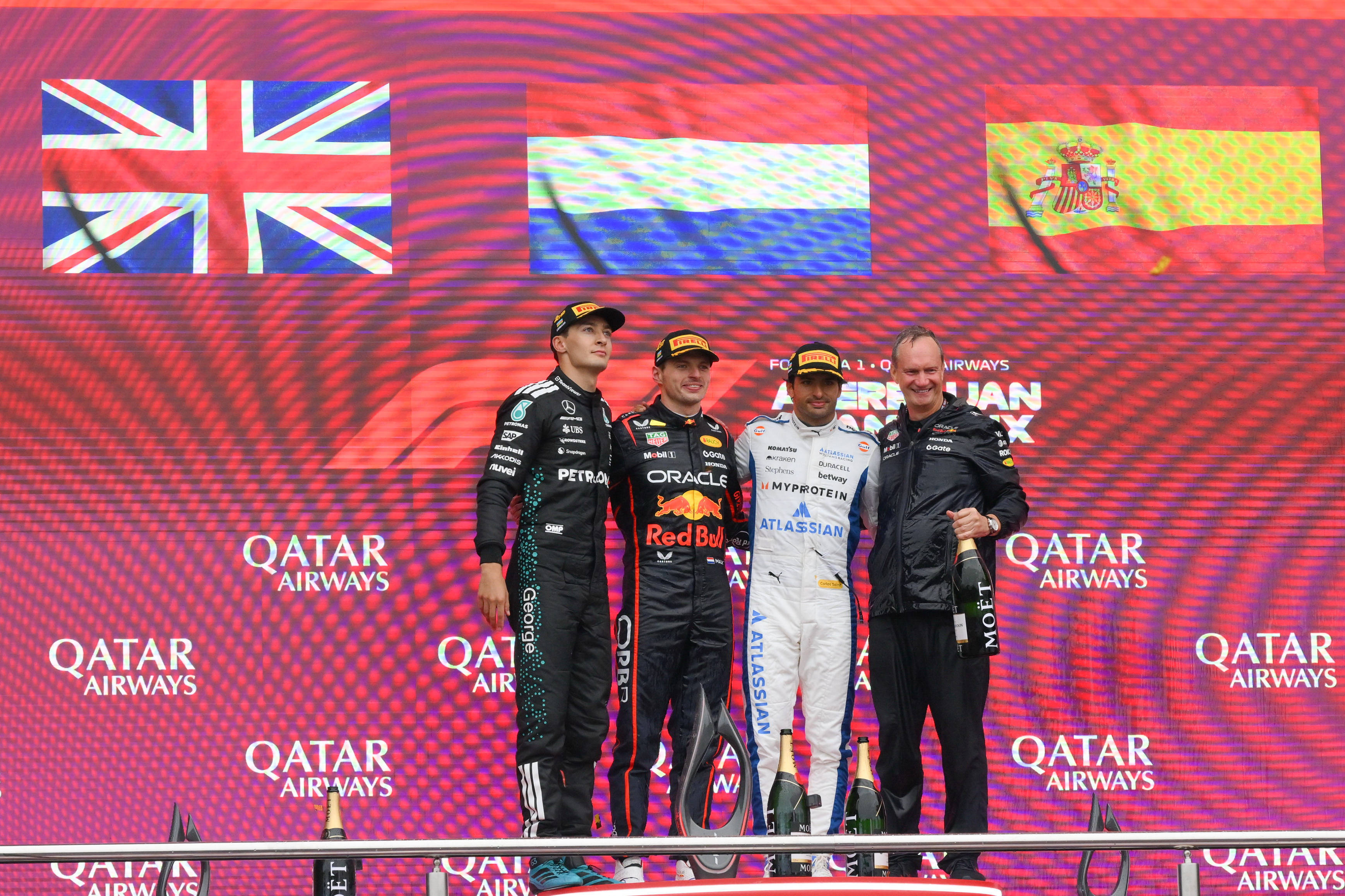 雷诺车队轻取红牛车队，塞恩斯关键制胜