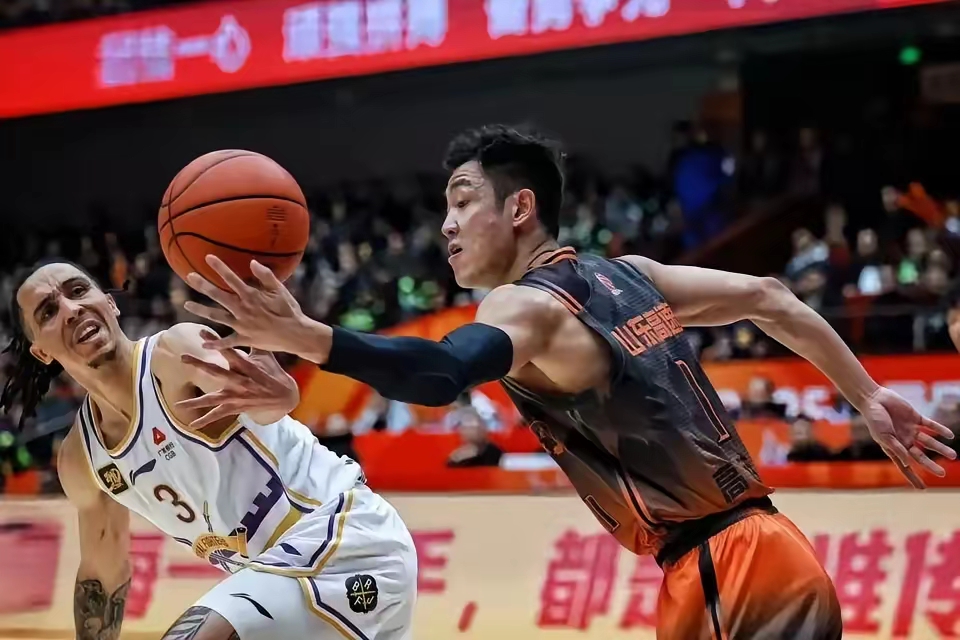 尼克斯险胜浙江队,高诗岩高光表现 尼克斯险胜浙江队,高诗岩高光表现