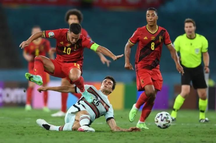 乌克兰碾压比利时，C罗扛起全队