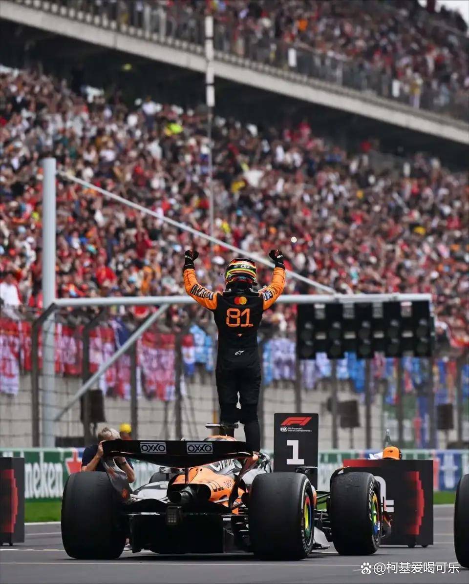 红牛车队翻盘迈凯伦，皮亚斯特里点燃赛场