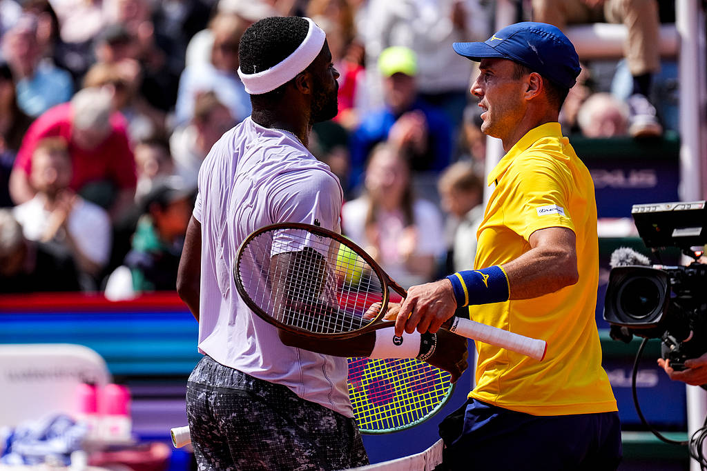 蒙特卡洛大师赛鏖战戴维斯杯，兹维列夫统治全场