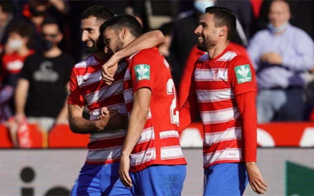 格拉纳达客场大捷，士气高涨全队士气高涨