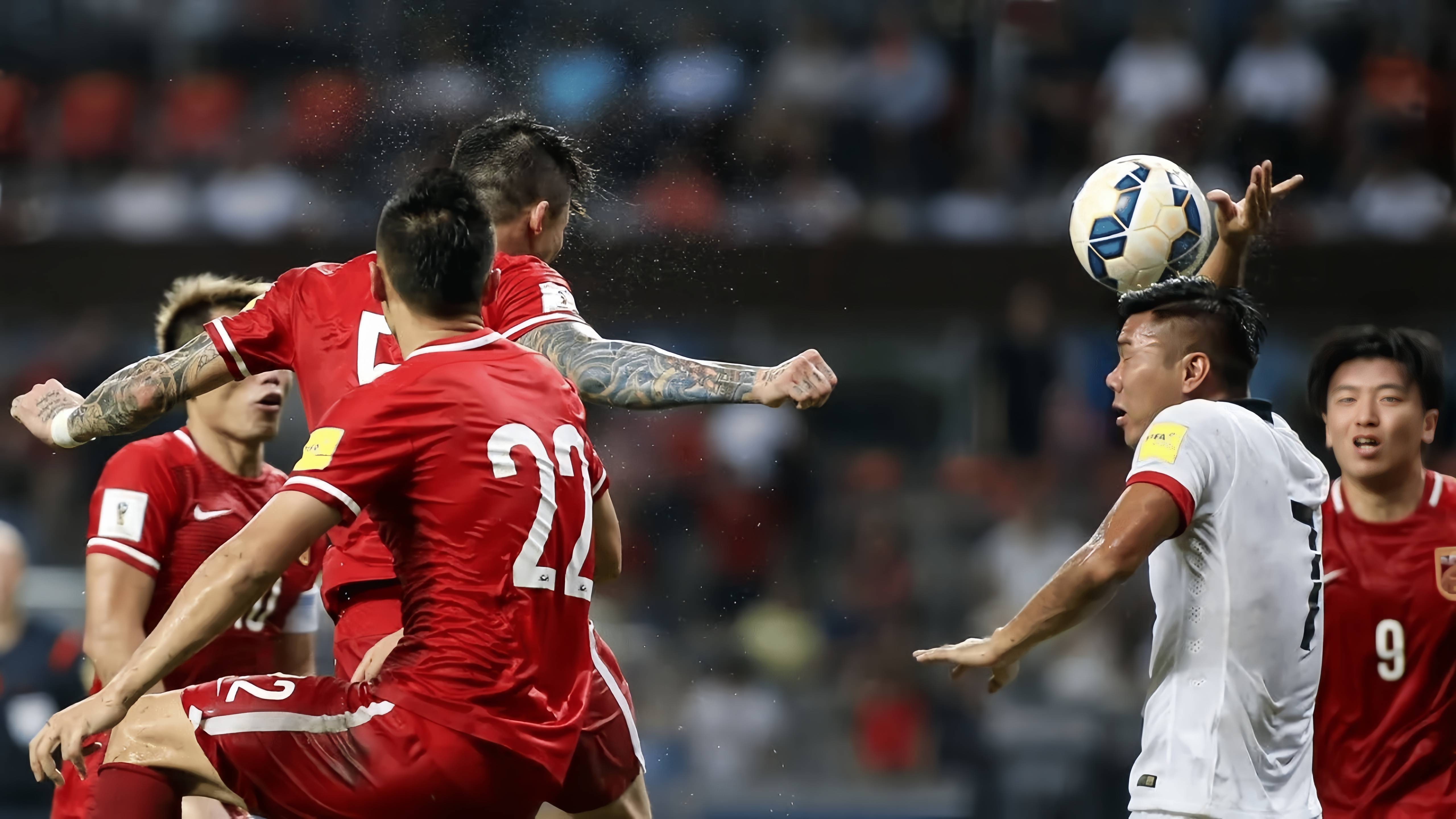 国内足球冠军争夺战打响，胜负难料