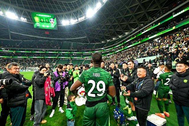 北京国安队再夺冠军，排名稳步攀升