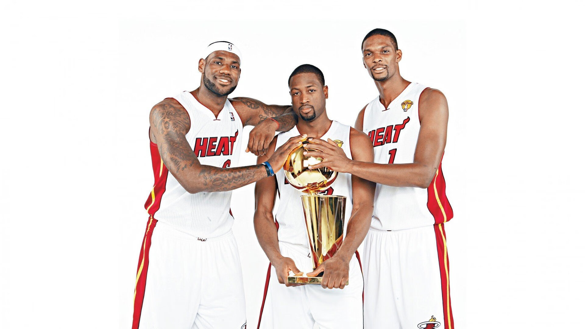 F1新赛季揭幕战之夜，文班亚马彻底打爆防线，当赛道轰鸣遇见篮筐震颤